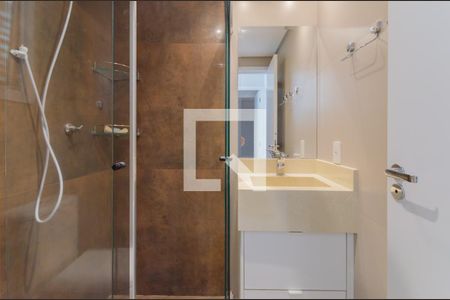 Banheiro de apartamento à venda com 1 quarto, 45m² em Vila Monumento, São Paulo