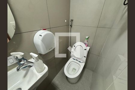 Banheiro 1 de casa para alugar com 1 quarto, 64m² em Vila Doutor Eiras, São Paulo