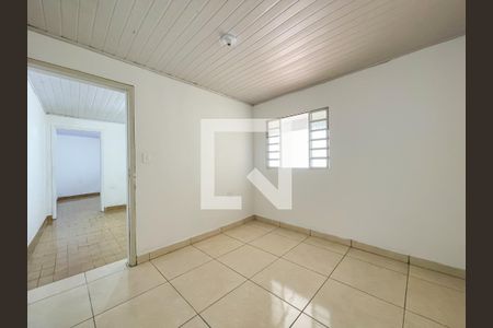 Quarto de casa para alugar com 1 quarto, 80m² em Vila Yolanda, Osasco