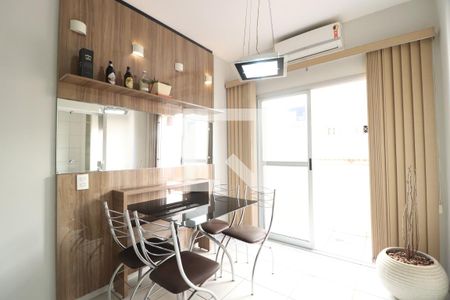 Sala de apartamento para alugar com 2 quartos, 70m² em Santa Mônica, Uberlândia