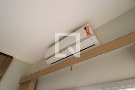 Sala de apartamento para alugar com 2 quartos, 70m² em Santa Mônica, Uberlândia
