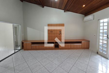 Sala de TV de casa à venda com 3 quartos, 204m² em Parque Via Norte, Campinas