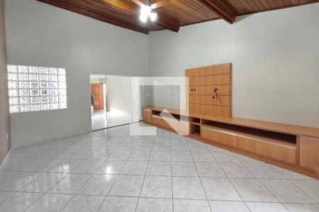 Sala de TV de casa à venda com 3 quartos, 204m² em Parque Via Norte, Campinas