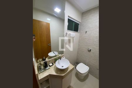 Lavabo de casa de condomínio para alugar com 3 quartos, 370m² em Parque Industrial Joao Braz, Goiânia