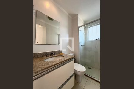 Banheiro de apartamento à venda com 2 quartos, 64m² em Jardim Nova Europa, Campinas