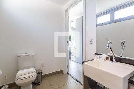 Banheiro de kitnet/studio à venda com 1 quarto, 25m² em Indianópolis, São Paulo