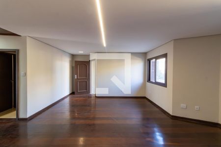 Sala de casa à venda com 3 quartos, 300m² em Camaquã, Porto Alegre