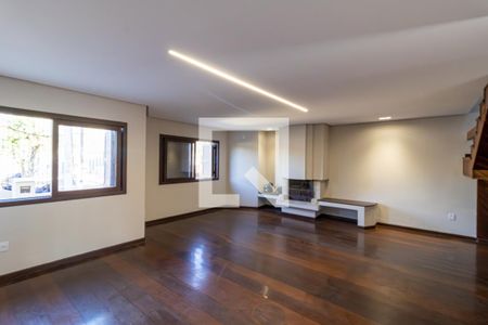 Sala de casa à venda com 3 quartos, 300m² em Camaquã, Porto Alegre