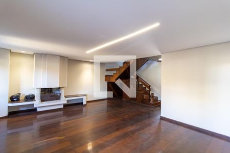 Sala de casa à venda com 3 quartos, 300m² em Camaquã, Porto Alegre