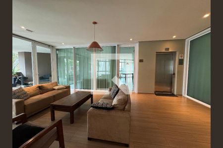 Sala de visita  de apartamento para alugar com 2 quartos, 103m² em Vila Suzana, São Paulo