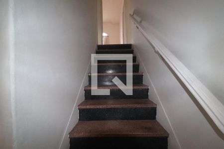Escada de casa à venda com 4 quartos, 117m² em Jardim Monte Libano, Santo André
