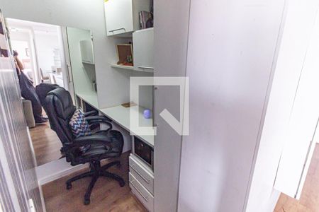 Sala/Escritório de apartamento à venda com 3 quartos, 70m² em Vila Regente Feijó, São Paulo