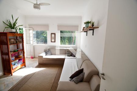 Sala de casa de condomínio para alugar com 3 quartos, 460m² em Conjunto Habitacional Vila Santana (sousas), Campinas