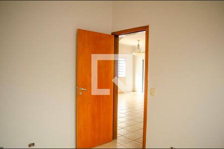 Casa para alugar com 4 quartos, 318m² em Setor Jao, Goiânia