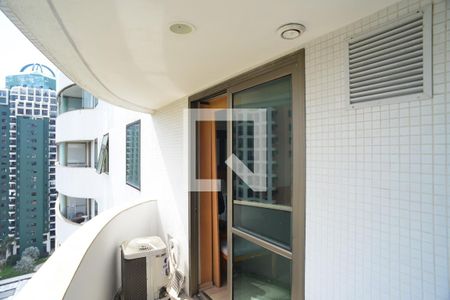 Varanda de kitnet/studio para alugar com 1 quarto, 40m² em Barra da Tijuca, Rio de Janeiro