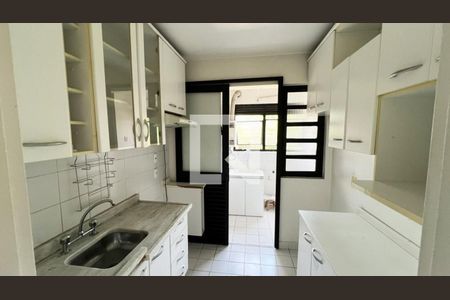 Cozinha de apartamento para alugar com 2 quartos, 55m² em Glória, Porto Alegre