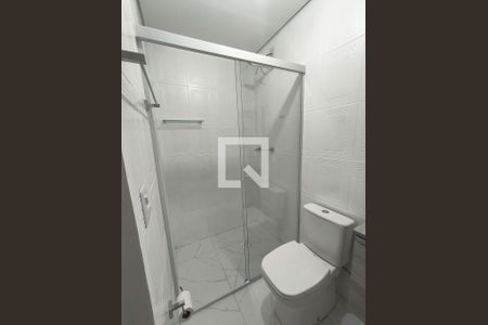 Banheiro de apartamento para alugar com 1 quarto, 33m² em Vila Monumento, São Paulo