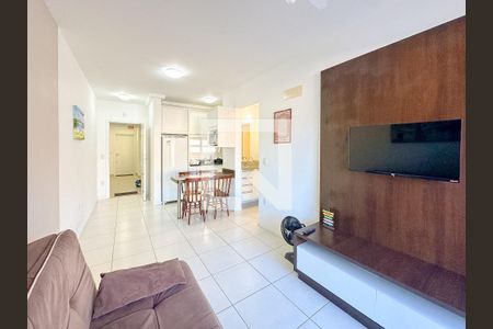 Sala de TV de apartamento para alugar com 1 quarto, 50m² em Canasvieiras, Florianópolis