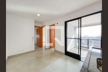 Sala e Cozinha de apartamento à venda com 2 quartos, 39m² em Centro, Osasco