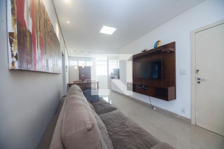 Sala de TV de apartamento para alugar com 2 quartos, 77m² em Cruzeiro, Belo Horizonte