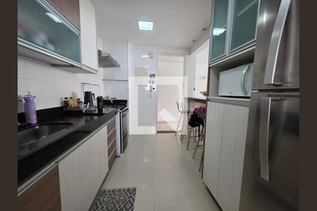Apartamento para alugar com 3 quartos, 135m² em Sagrada Família, Belo Horizonte