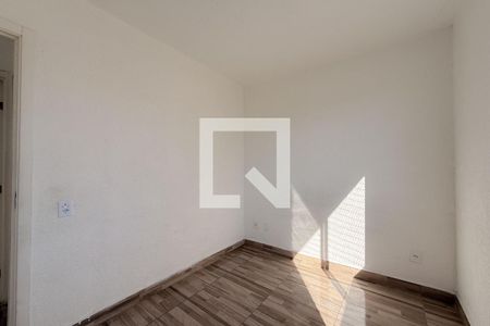 Quarto 1 de apartamento para alugar com 2 quartos, 43m² em Mário Quintana, Porto Alegre