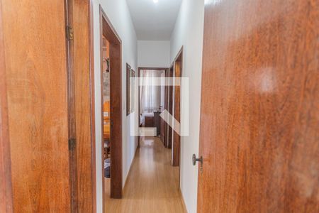 Corredor de apartamento à venda com 4 quartos, 140m² em Vila Paris, Belo Horizonte