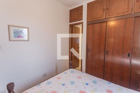 Suíte de apartamento à venda com 4 quartos, 140m² em Vila Paris, Belo Horizonte