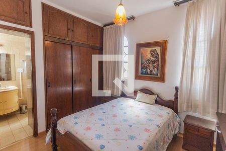 Suíte de apartamento à venda com 4 quartos, 140m² em Vila Paris, Belo Horizonte