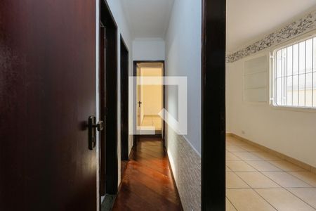 Corredor de casa para alugar com 2 quartos, 200m² em Jardim Monte Alegre, Taboão da Serra