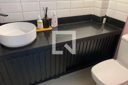 Lavabo de apartamento para alugar com 3 quartos, 154m² em Ponta da Praia, Santos