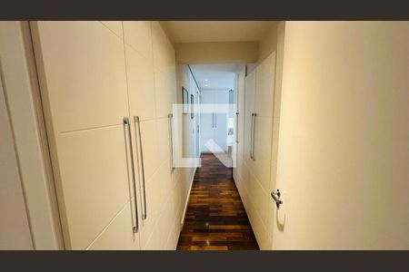 Corredor de apartamento à venda com 3 quartos, 162m² em Vila Mariana, São Paulo