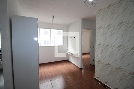 Sala / Cozinha de apartamento para alugar com 2 quartos, 42m² em Colônia (zona Leste), São Paulo
