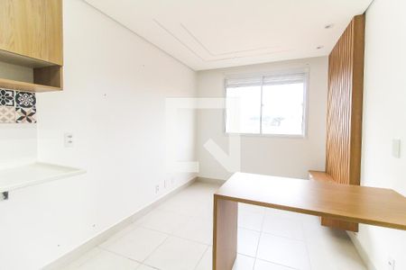 Sala/Cozinha de apartamento para alugar com 2 quartos, 32m² em Vila Carmosina, São Paulo