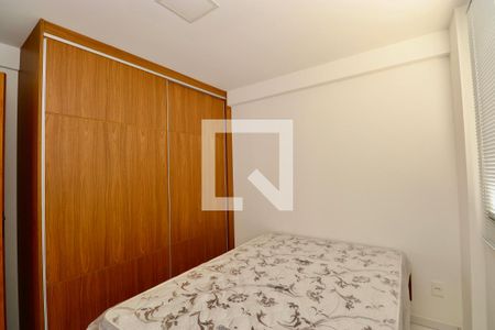 Quarto 1 de apartamento para alugar com 2 quartos, 70m² em Itapuã, Salvador