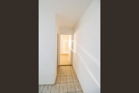 Corredor de casa para alugar com 1 quarto, 45m² em Jardim Santa Tereza, Carapicuíba