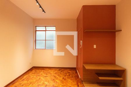Salas de apartamento para alugar com 1 quarto, 59m² em Vila Lidia, Campinas