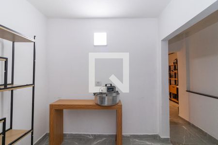 Casa à venda com 5 quartos, 312m² em Jardim Santa Teresinha, São Paulo