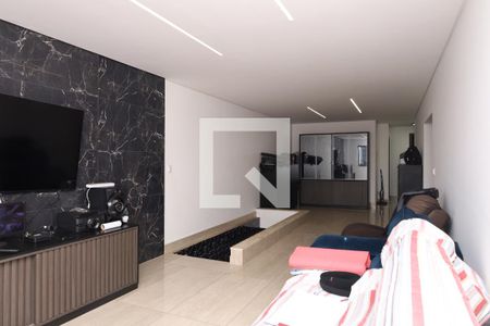 Sala 2 de casa para alugar com 6 quartos, 300m² em Cidade Antônio Estêvão de Carvalho, São Paulo