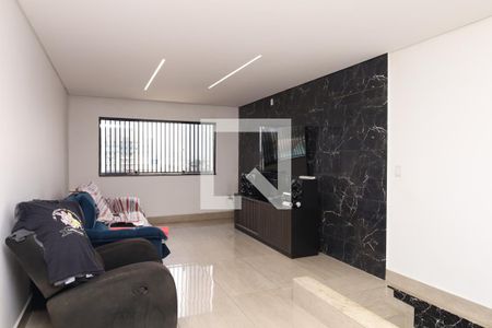 Sala 2 de casa para alugar com 6 quartos, 300m² em Cidade Antônio Estêvão de Carvalho, São Paulo