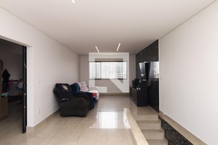 Sala 2 de casa para alugar com 6 quartos, 300m² em Cidade Antônio Estêvão de Carvalho, São Paulo