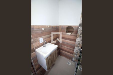 Banheiro de apartamento para alugar com 1 quarto, 25m² em Vila da Penha, Rio de Janeiro