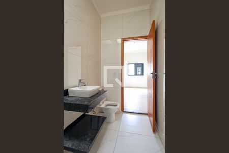 Banheiro da Suíte de casa para alugar com 3 quartos, 77m² em Parque Residencial Sabiás, Indaiatuba