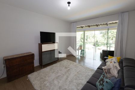 Sala de TV de casa de condomínio à venda com 5 quartos, 480m² em Jardins de Petrópolis, Nova Lima