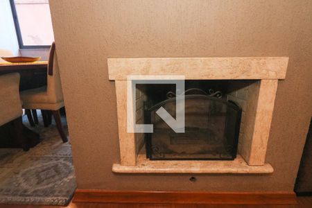 Detalhe da Sala de Jantar - Lareira de apartamento à venda com 2 quartos, 95m² em Cidade Baixa, Porto Alegre
