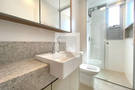 Banheiro da Suíte 1 de apartamento à venda com 3 quartos, 73m² em Santa Efigênia, Belo Horizonte