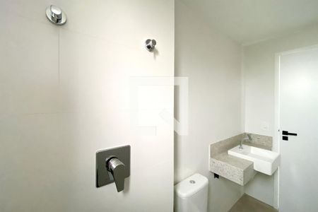 Banheiro da Suíte 1 de apartamento à venda com 3 quartos, 73m² em Santa Efigênia, Belo Horizonte