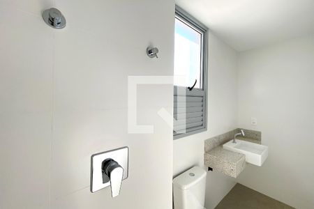Banheiro da Suíte de apartamento à venda com 2 quartos, 60m² em Santa Efigênia, Belo Horizonte