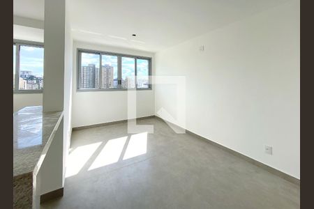 Sala de apartamento à venda com 2 quartos, 60m² em Santa Efigênia, Belo Horizonte