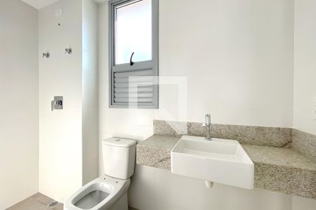 Banheiro da Suíte de apartamento à venda com 2 quartos, 60m² em Santa Efigênia, Belo Horizonte